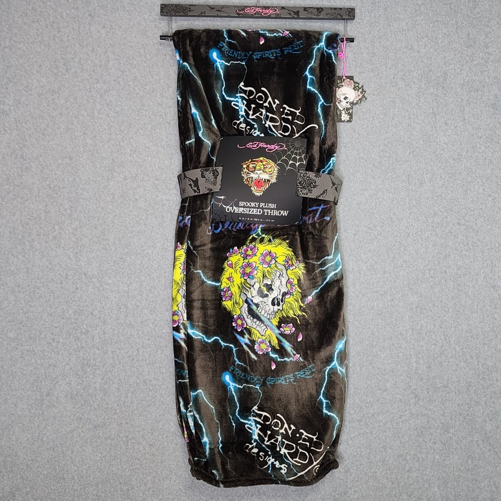 Ed Hardy Spooky Plush Oversized Throw Blanket 60x70 Skull‎ Lightning Black NEW